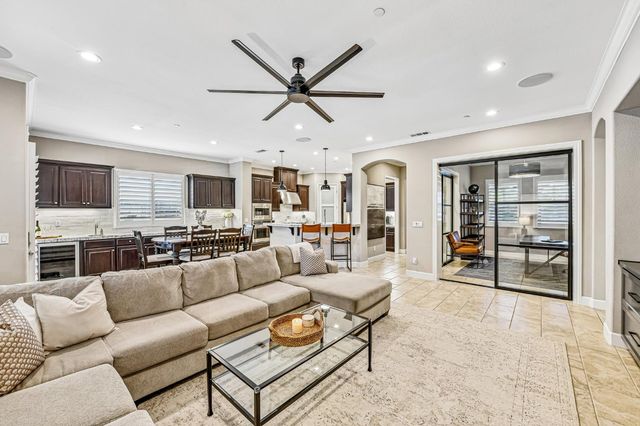 2423 Finchwood Landing Ln, Manteca, CA 95336