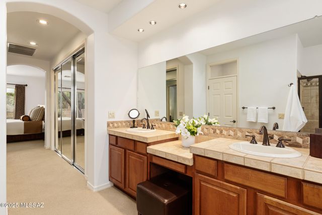 13807 N Maxfli Drive, Oro Valley, AZ 85755