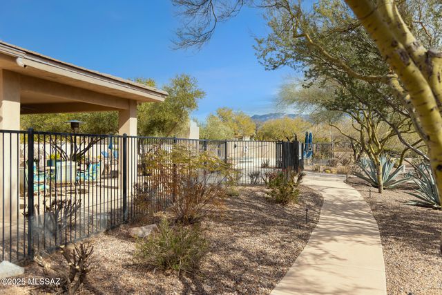 13807 N Maxfli Drive, Oro Valley, AZ 85755