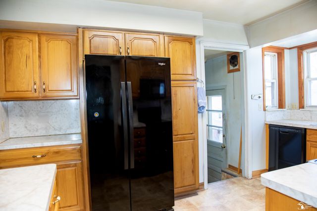 15708 Goddard Road, Allen Park, MI 48101