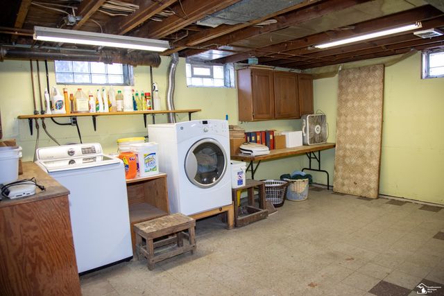 15708 Goddard Road, Allen Park, MI 48101