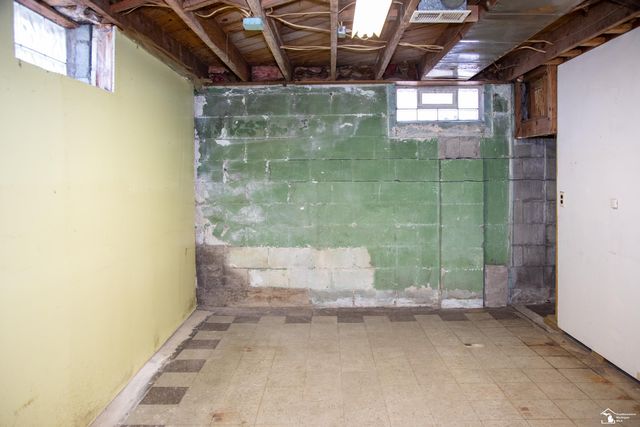 15708 Goddard Road, Allen Park, MI 48101