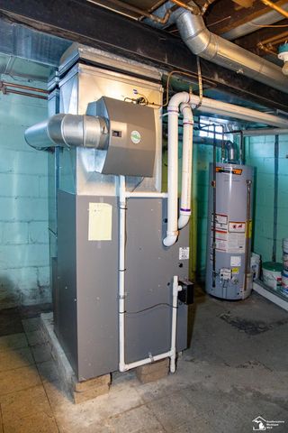 15708 Goddard Road, Allen Park, MI 48101