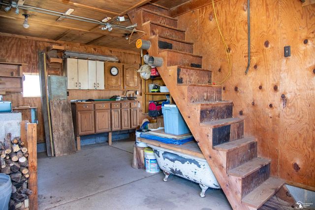 15708 Goddard Road, Allen Park, MI 48101