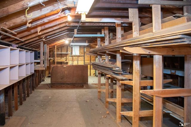 15708 Goddard Road, Allen Park, MI 48101