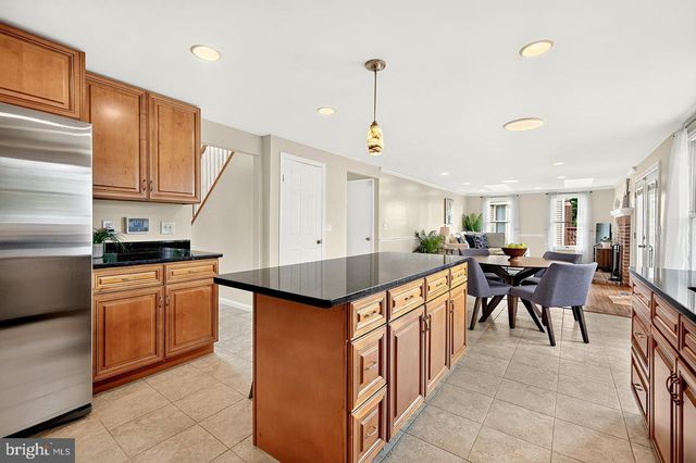 3894 PLUM RUN CT, Fairfax, VA 22033