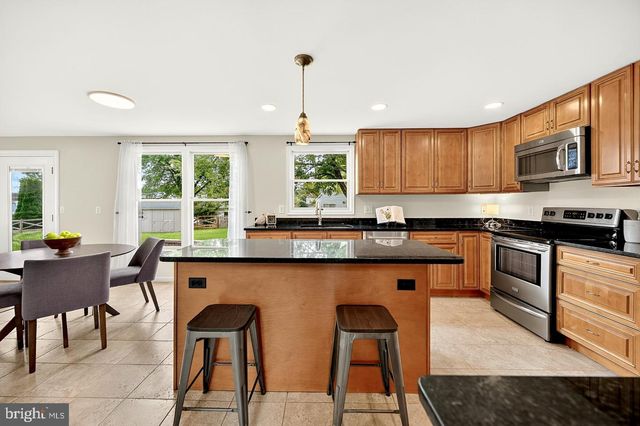 3894 PLUM RUN CT, Fairfax, VA 22033