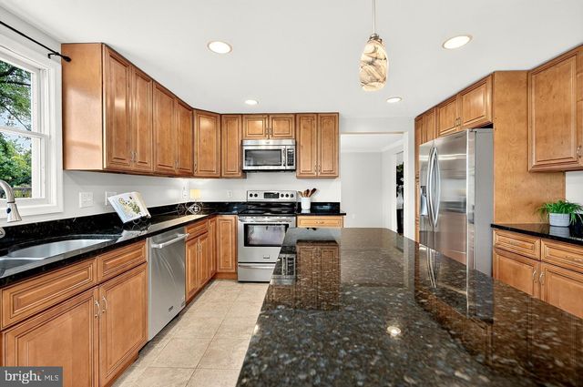 3894 PLUM RUN CT, Fairfax, VA 22033