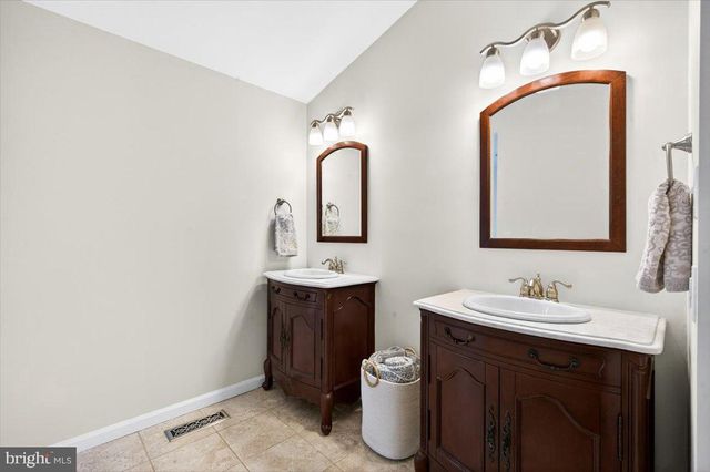 3894 PLUM RUN CT, Fairfax, VA 22033