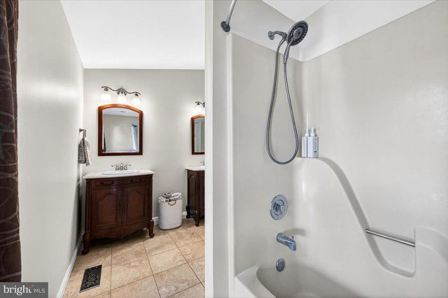 3894 PLUM RUN CT, Fairfax, VA 22033