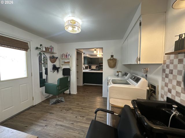 120 VALLEY VIEW Dr, John Day, OR 97845
