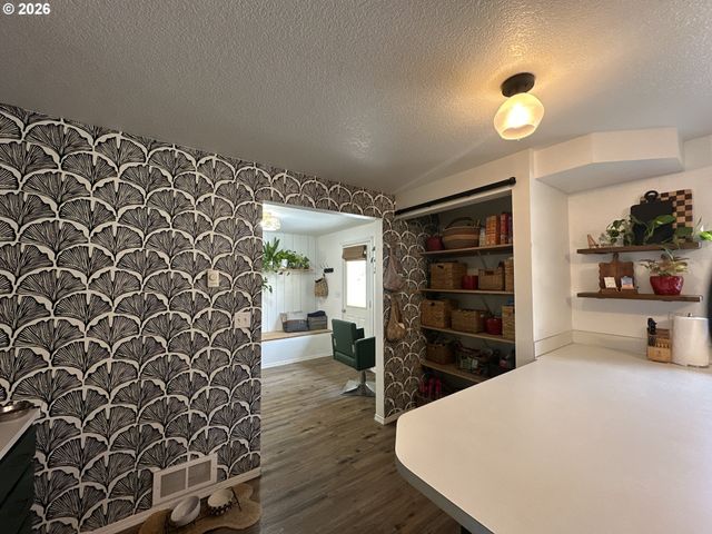 120 VALLEY VIEW Dr, John Day, OR 97845