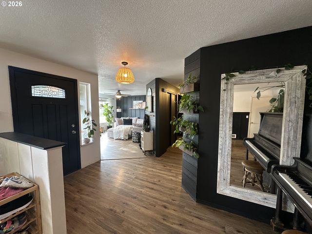 120 VALLEY VIEW Dr, John Day, OR 97845