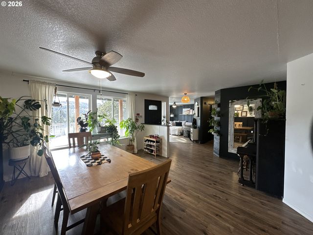 120 VALLEY VIEW Dr, John Day, OR 97845