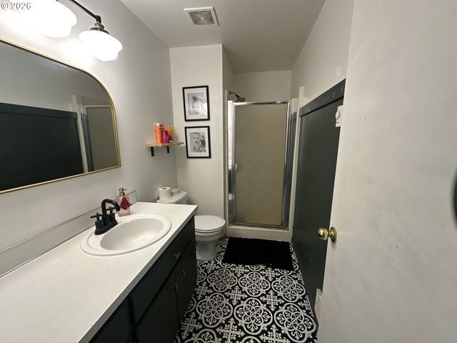 120 VALLEY VIEW Dr, John Day, OR 97845