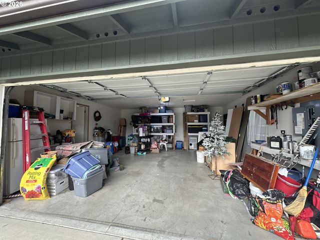 120 VALLEY VIEW Dr, John Day, OR 97845