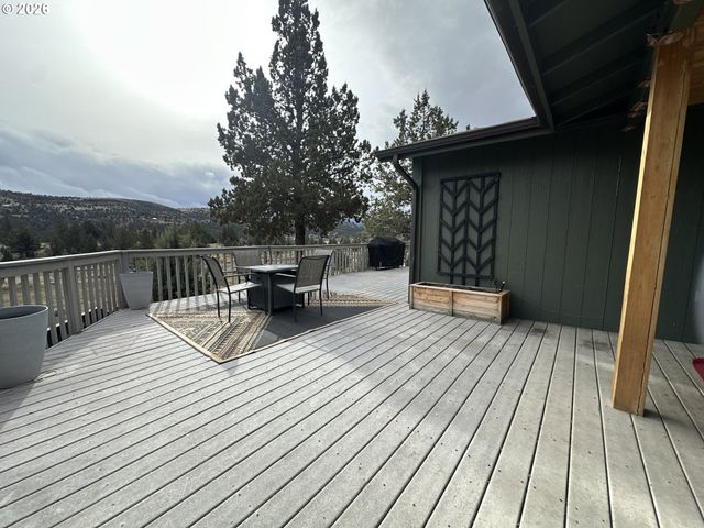 120 VALLEY VIEW Dr, John Day, OR 97845