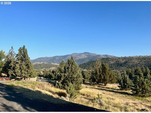 120 VALLEY VIEW Dr, John Day, OR 97845
