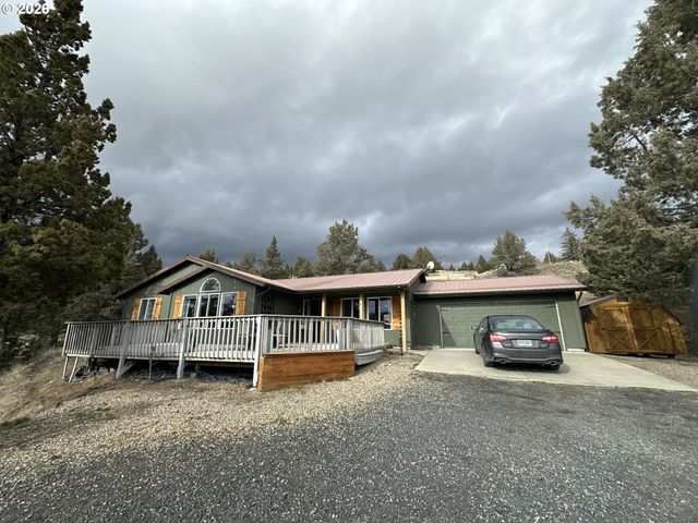 120 VALLEY VIEW Dr, John Day, OR 97845