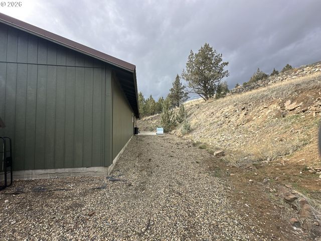 120 VALLEY VIEW Dr, John Day, OR 97845