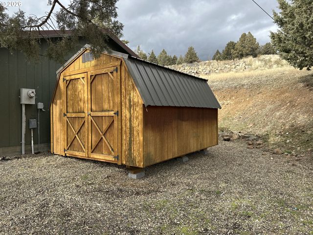 120 VALLEY VIEW Dr, John Day, OR 97845