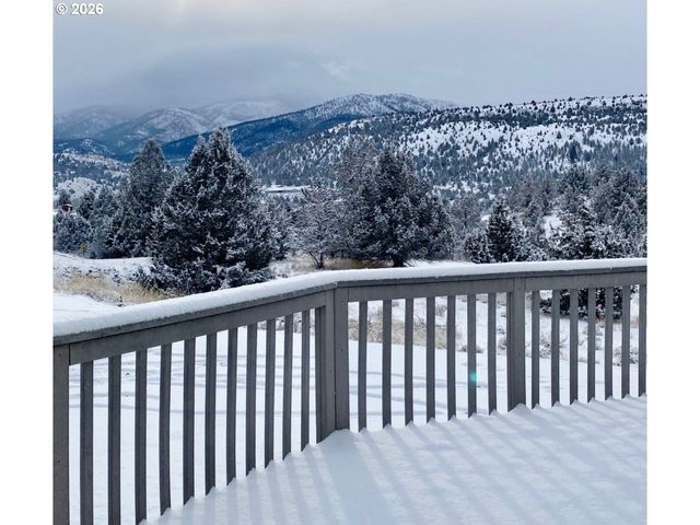 120 VALLEY VIEW Dr, John Day, OR 97845