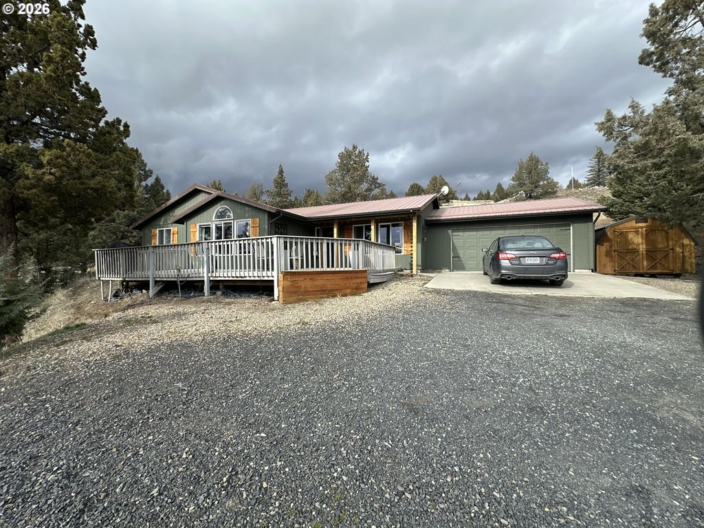 120 VALLEY VIEW Dr, John Day, OR 97845