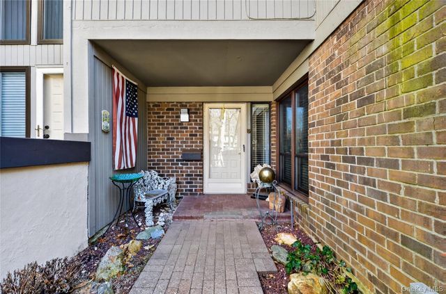 285 Carriage House Drive, Jericho, NY 11753
