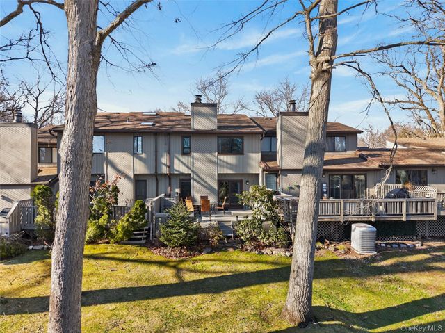 285 Carriage House Drive, Jericho, NY 11753