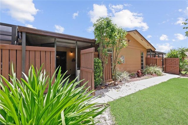 6322 Royal Woods DR, Fort Myers, FL 33908