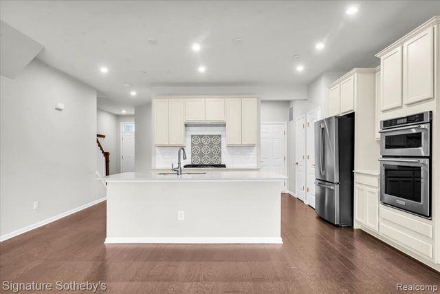319 Strawberry Drive, Rochester Hills, MI 48307