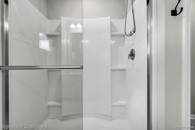 319 Strawberry Drive, Rochester Hills, MI 48307