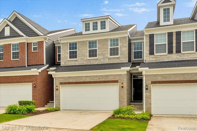 319 Strawberry Drive, Rochester Hills, MI 48307