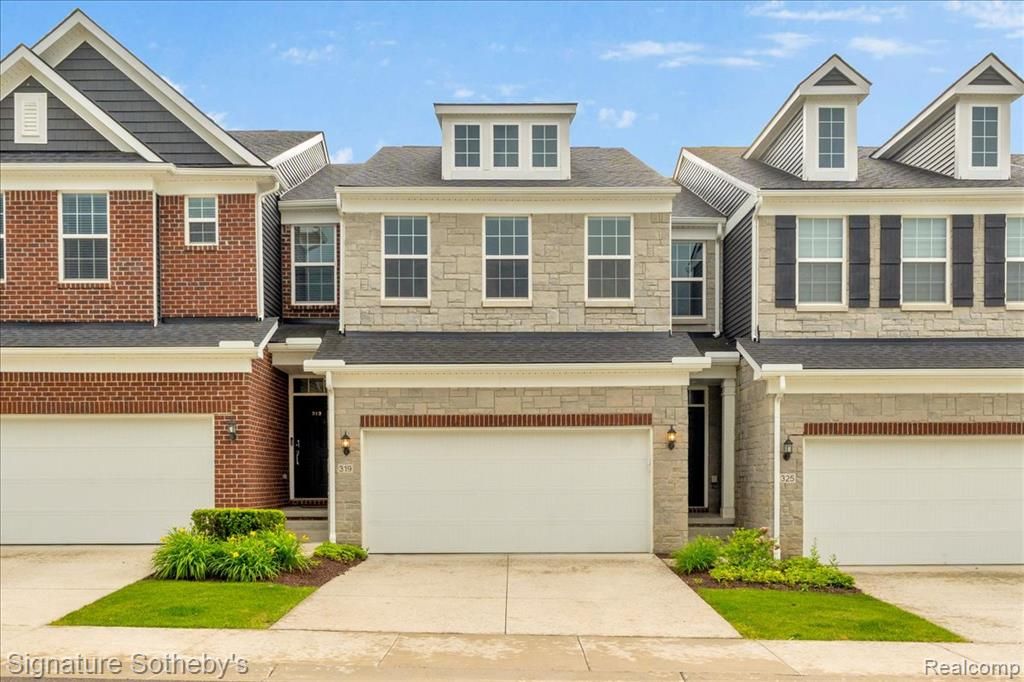 319 Strawberry Drive, Rochester Hills, MI 48307