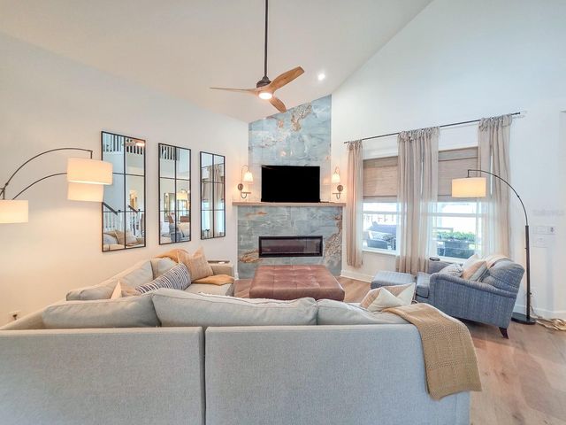 108 MAPLE TERRACE, Florahome, FL 32140