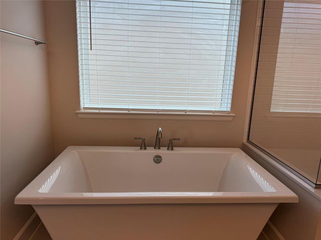 2521 S Houston Avenue, Pearland, TX 77581