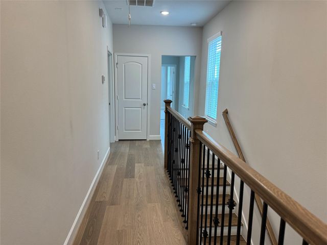 2521 S Houston Avenue, Pearland, TX 77581