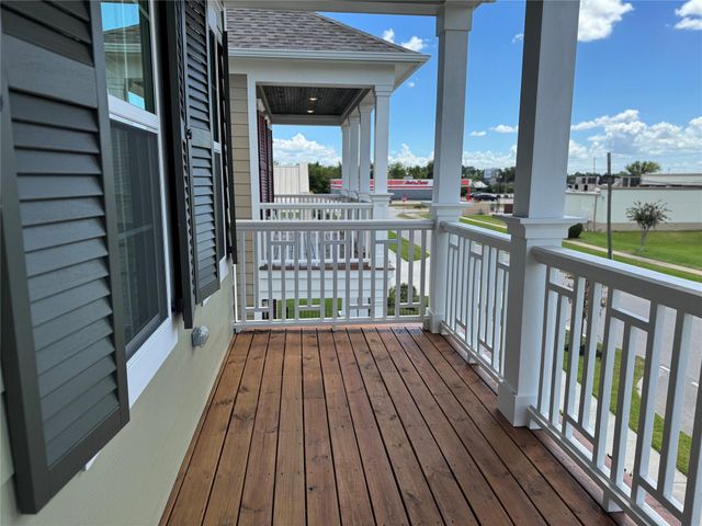 2521 S Houston Avenue, Pearland, TX 77581