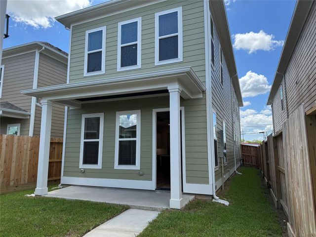 2521 S Houston Avenue, Pearland, TX 77581