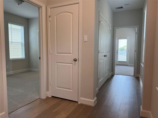 2521 S Houston Avenue, Pearland, TX 77581