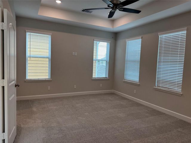 2521 S Houston Avenue, Pearland, TX 77581