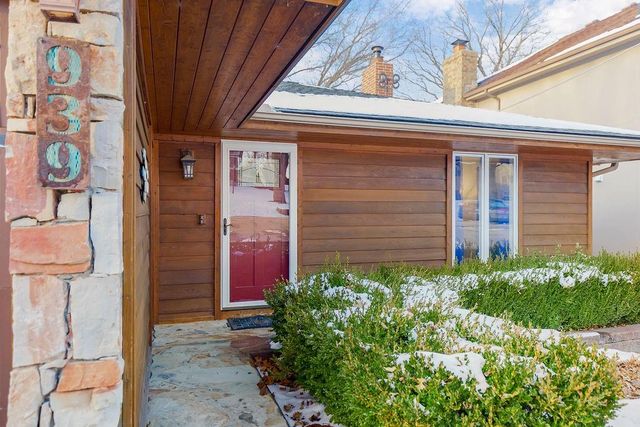 939 NW South Shore Drive, Lake Waukomis, MO 64151