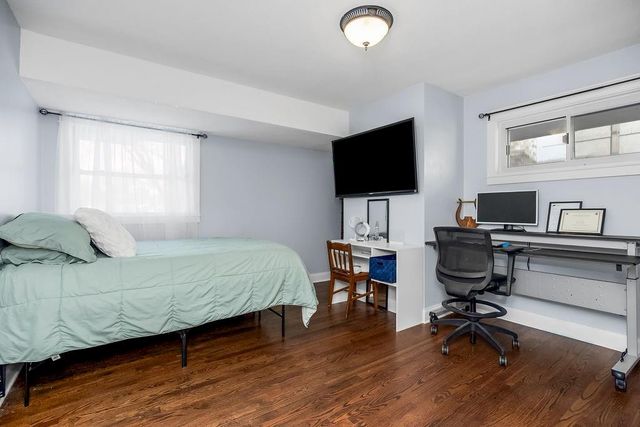 939 NW South Shore Drive, Lake Waukomis, MO 64151