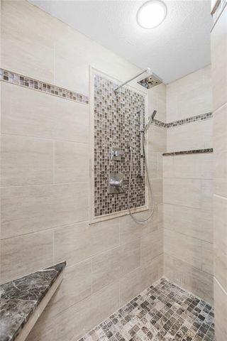 939 NW South Shore Drive, Lake Waukomis, MO 64151