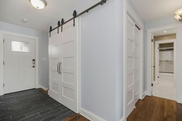 939 NW South Shore Drive, Lake Waukomis, MO 64151