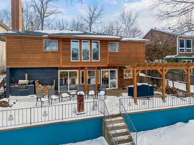 939 NW South Shore Drive, Lake Waukomis, MO 64151