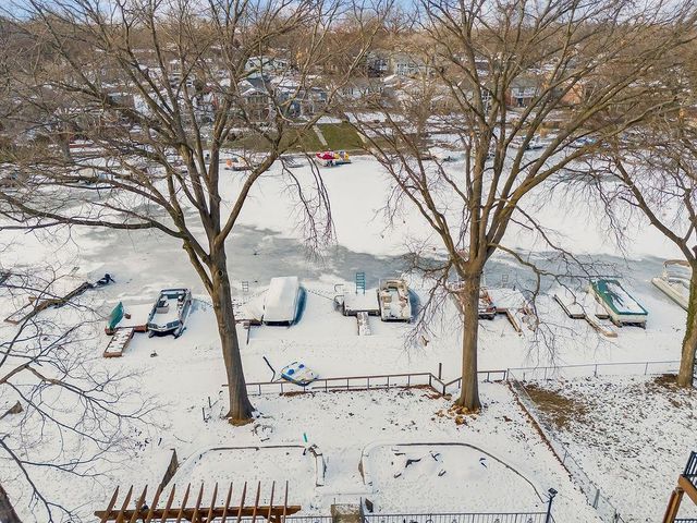 939 NW South Shore Drive, Lake Waukomis, MO 64151