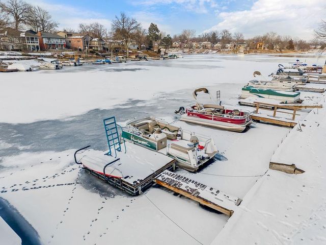 939 NW South Shore Drive, Lake Waukomis, MO 64151