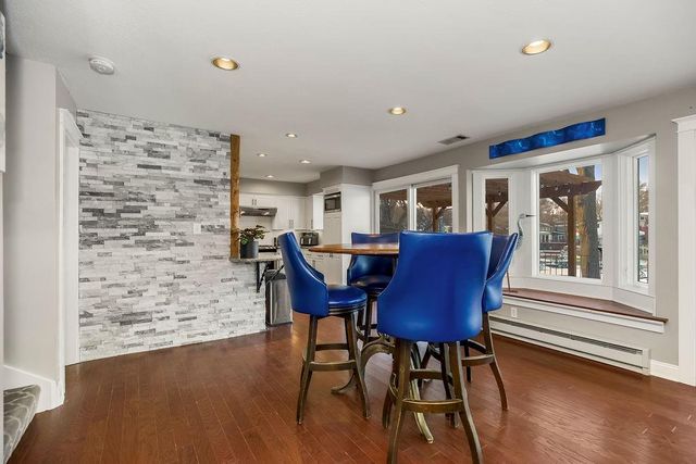 939 NW South Shore Drive, Lake Waukomis, MO 64151