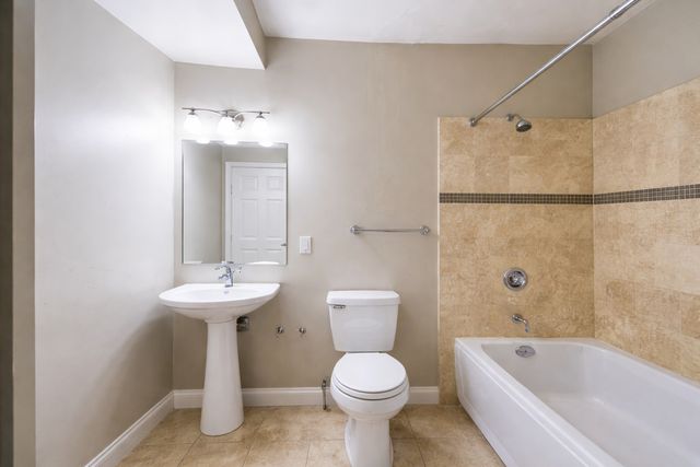 4207 S Indiana Avenue G, Chicago, IL 60653